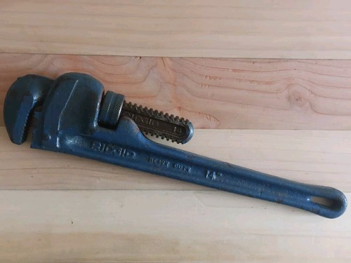 Ridge 14inch pipe wrench - ridge,