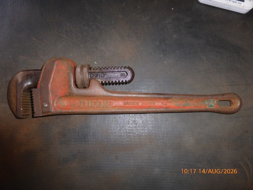 Ridgid inch pipe - inch, wrench